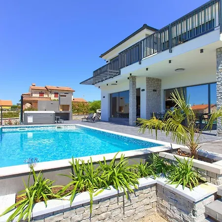 House Lucija Villa *