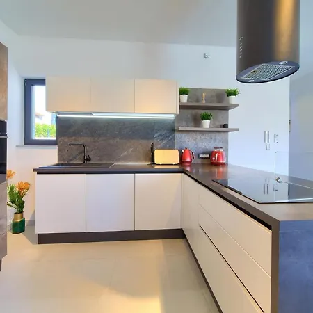 House Lucija Villa *