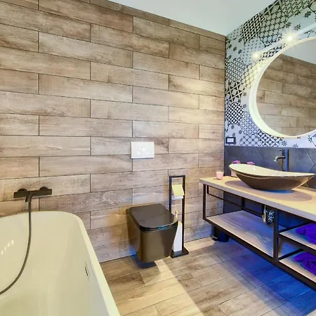 Villa House Lucija *