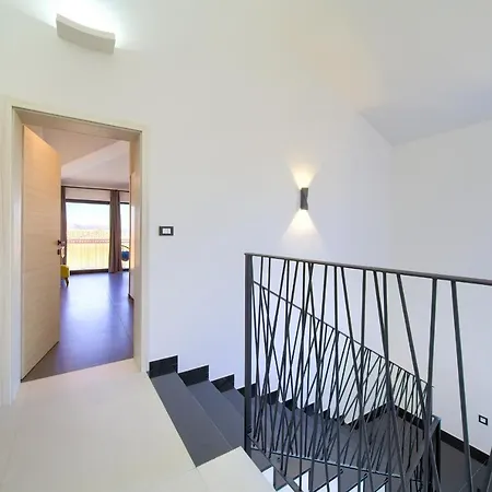 Villa House Lucija Linardici