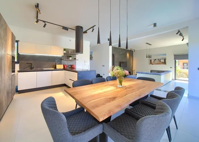 Vila House Lucija