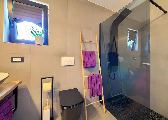 Vila House Lucija