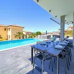 Villa House Lucija *