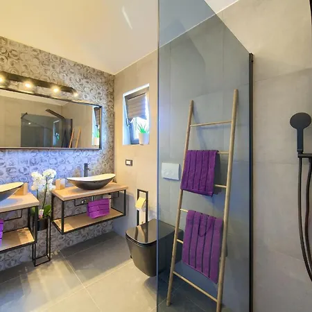 House Lucija * Linardići