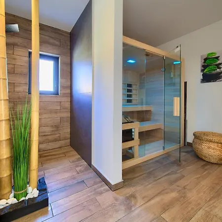 House Lucija * Linardići