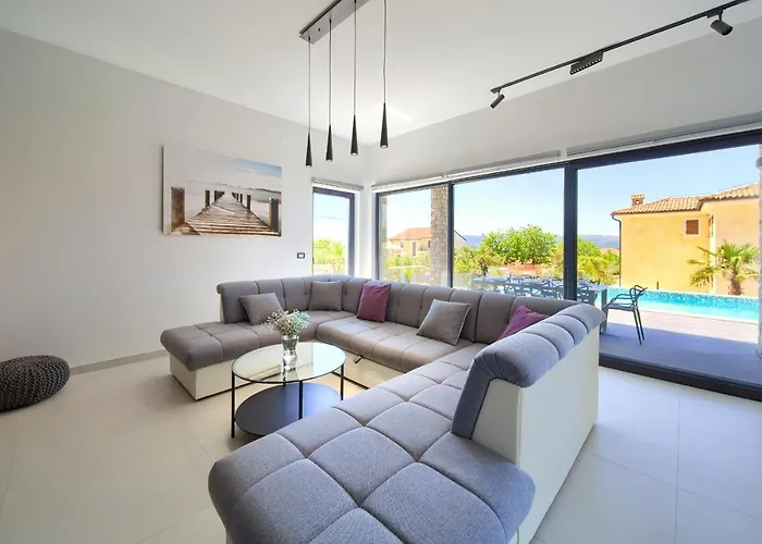 House Lucija Willa *