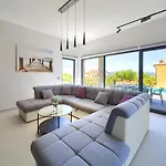 House Lucija Βίλα *